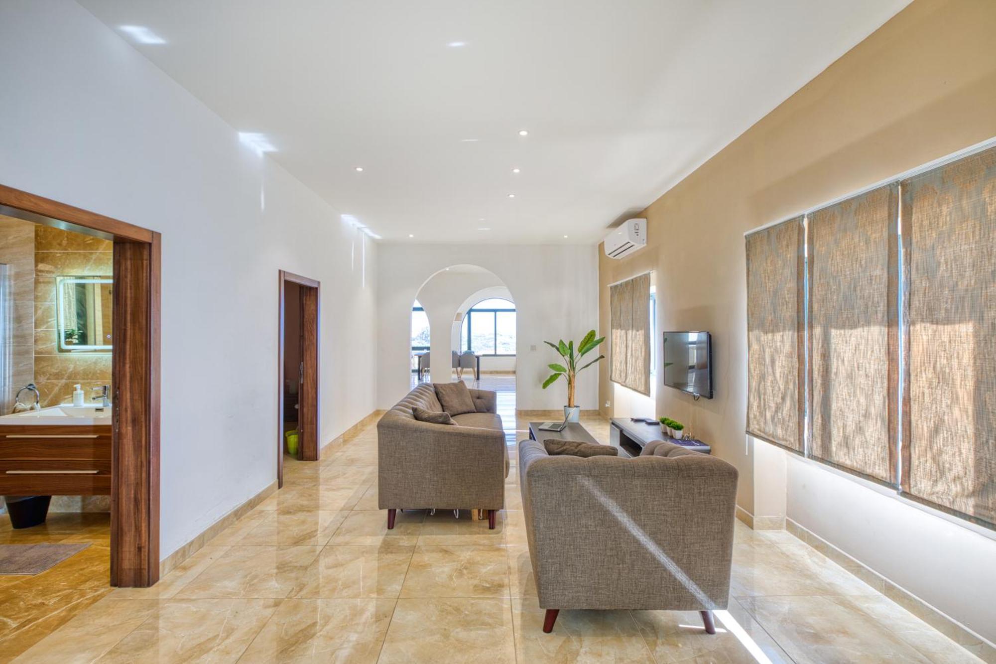 Spacious, Bright, Valley & Sea View Maisonette *
