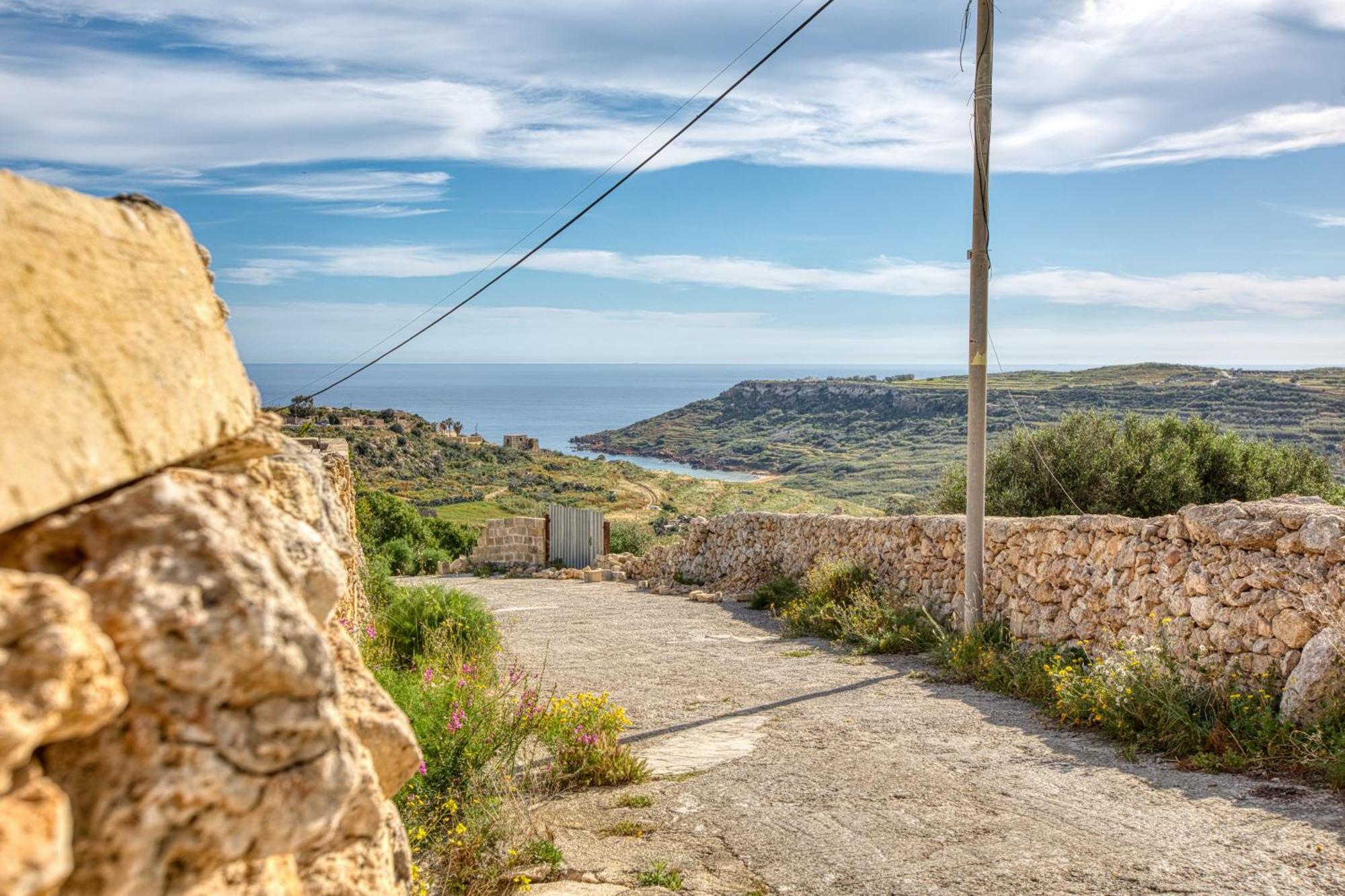 شقة Spacious, Bright, Valley & Sea View Maisonette *