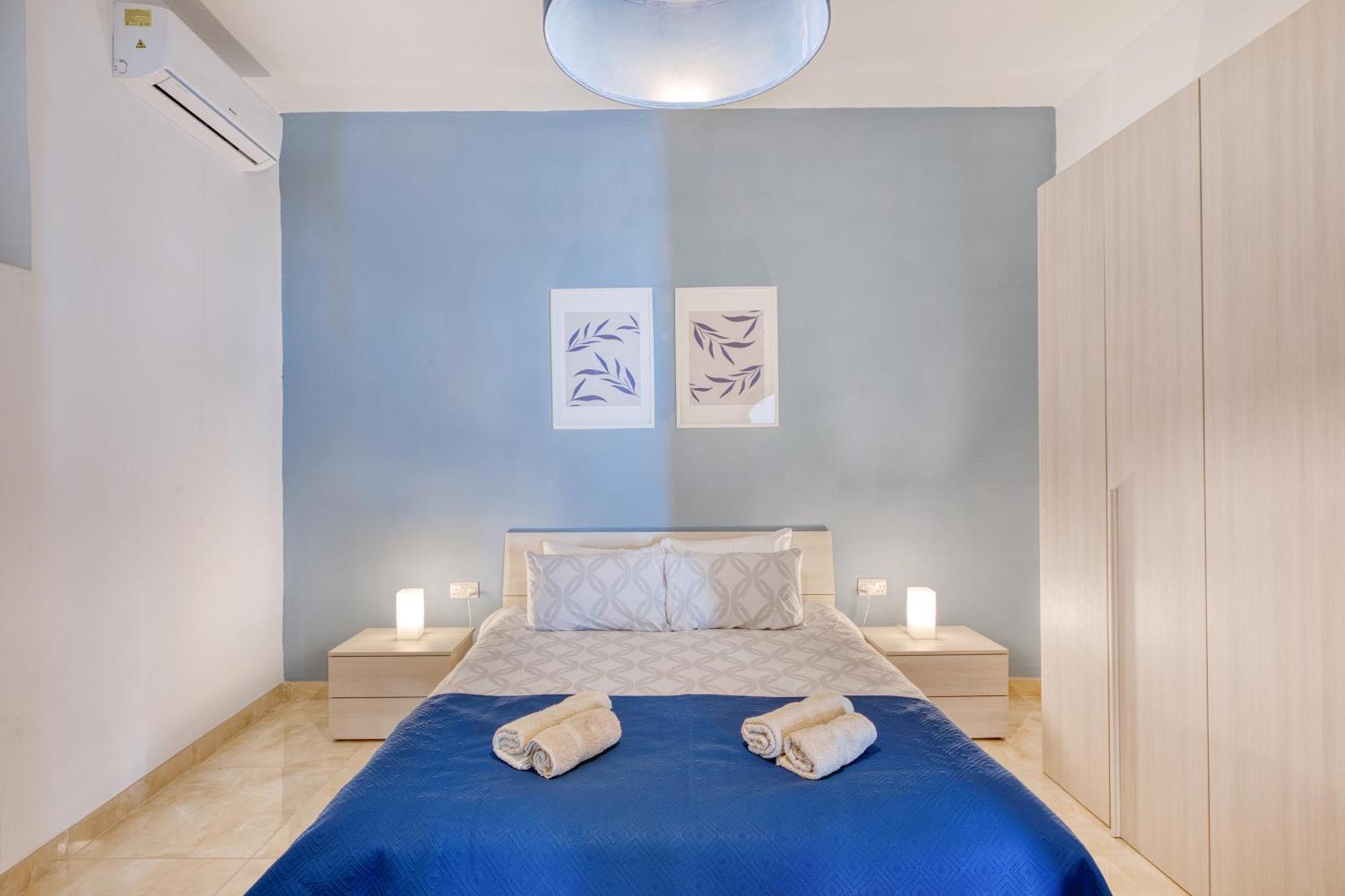Spacious, Bright, Valley & Sea View Maisonette Xagħra