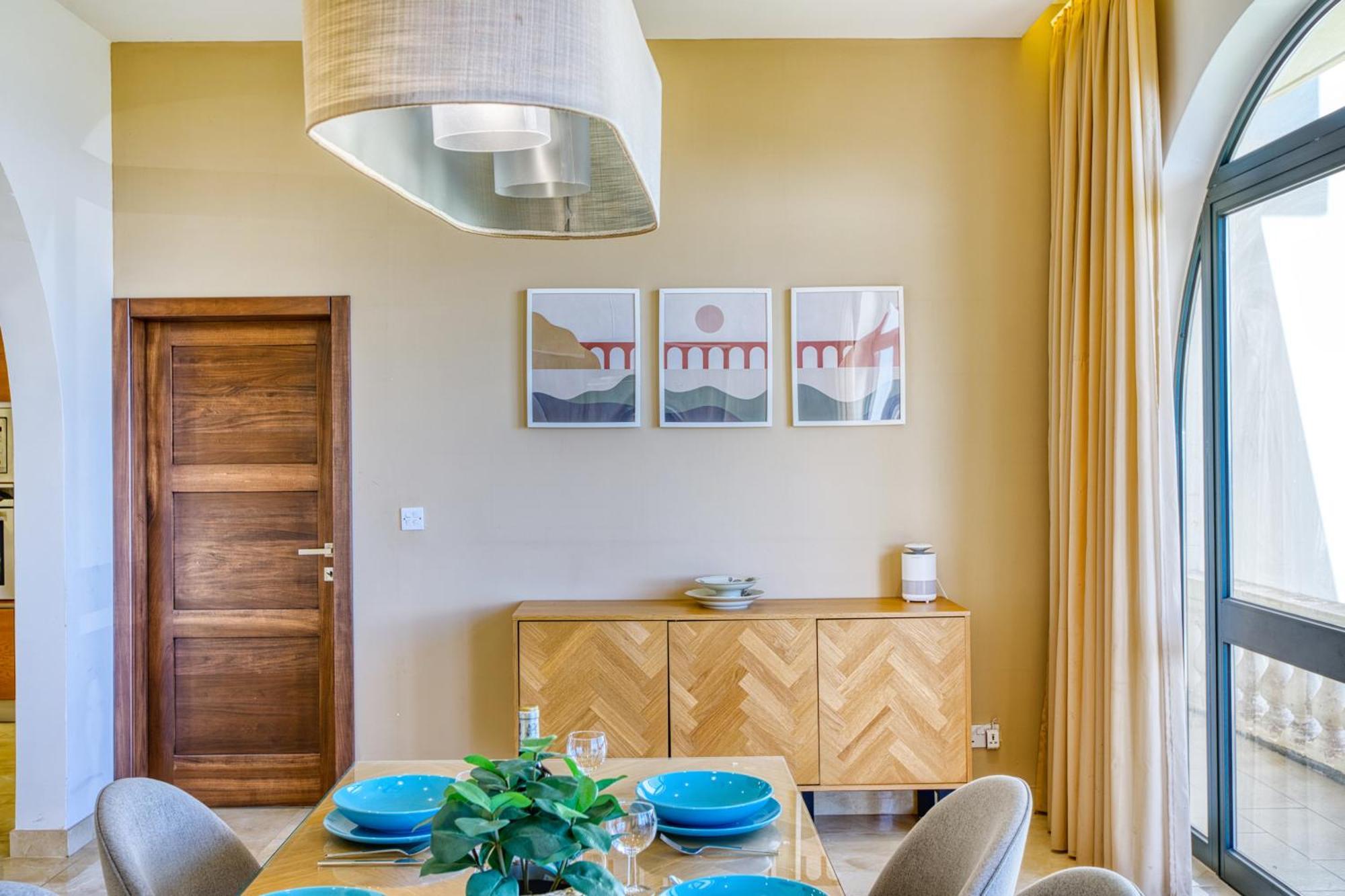 Spacious, Bright, Valley & Sea View Maisonette Xagħra