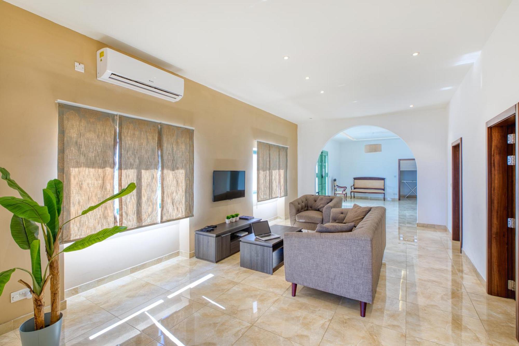 Spacious, Bright, Valley & Sea View Maisonette * Xagħra