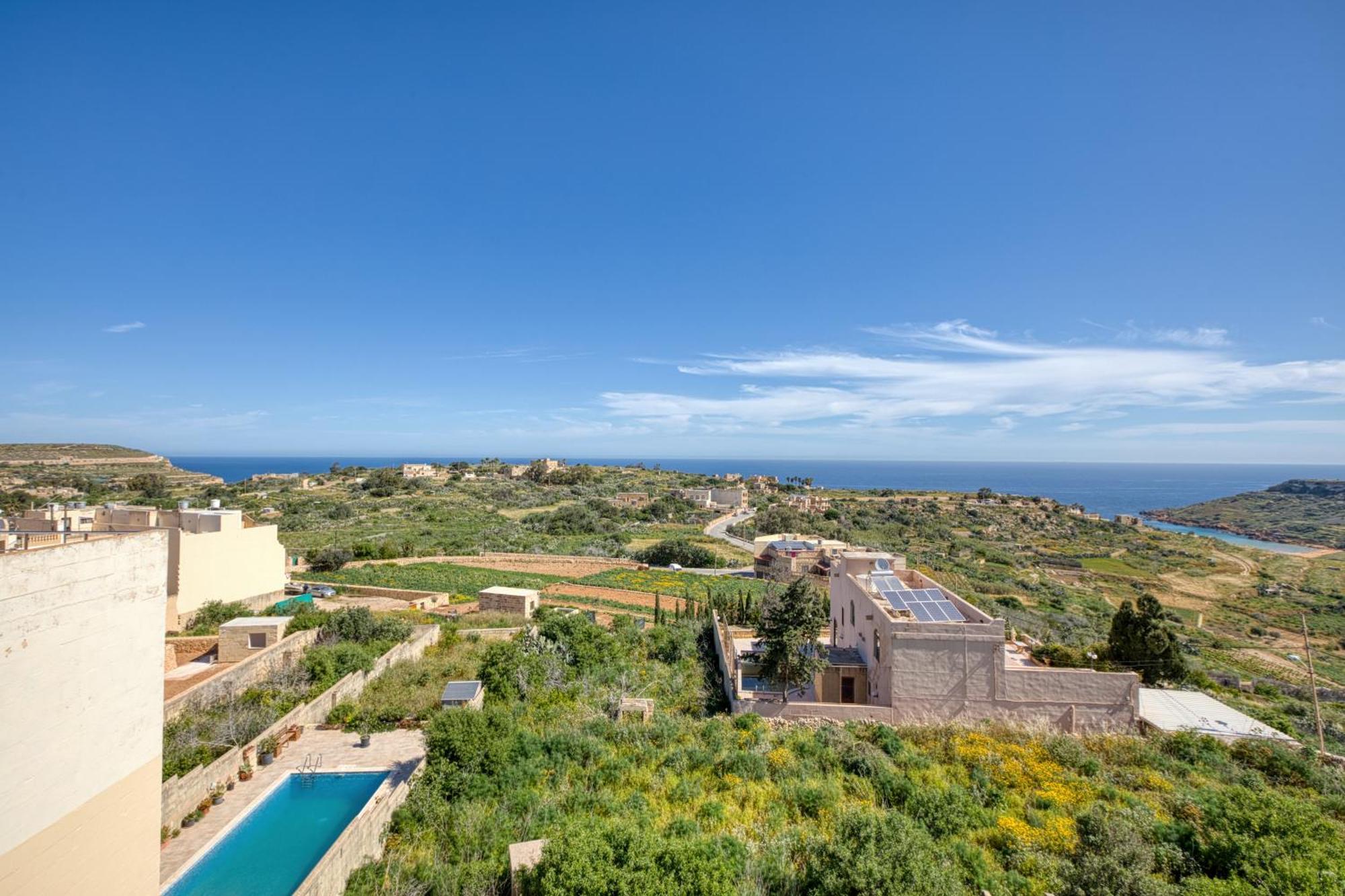 Spacious, Bright, Valley & Sea View Maisonette شقة Xagħra