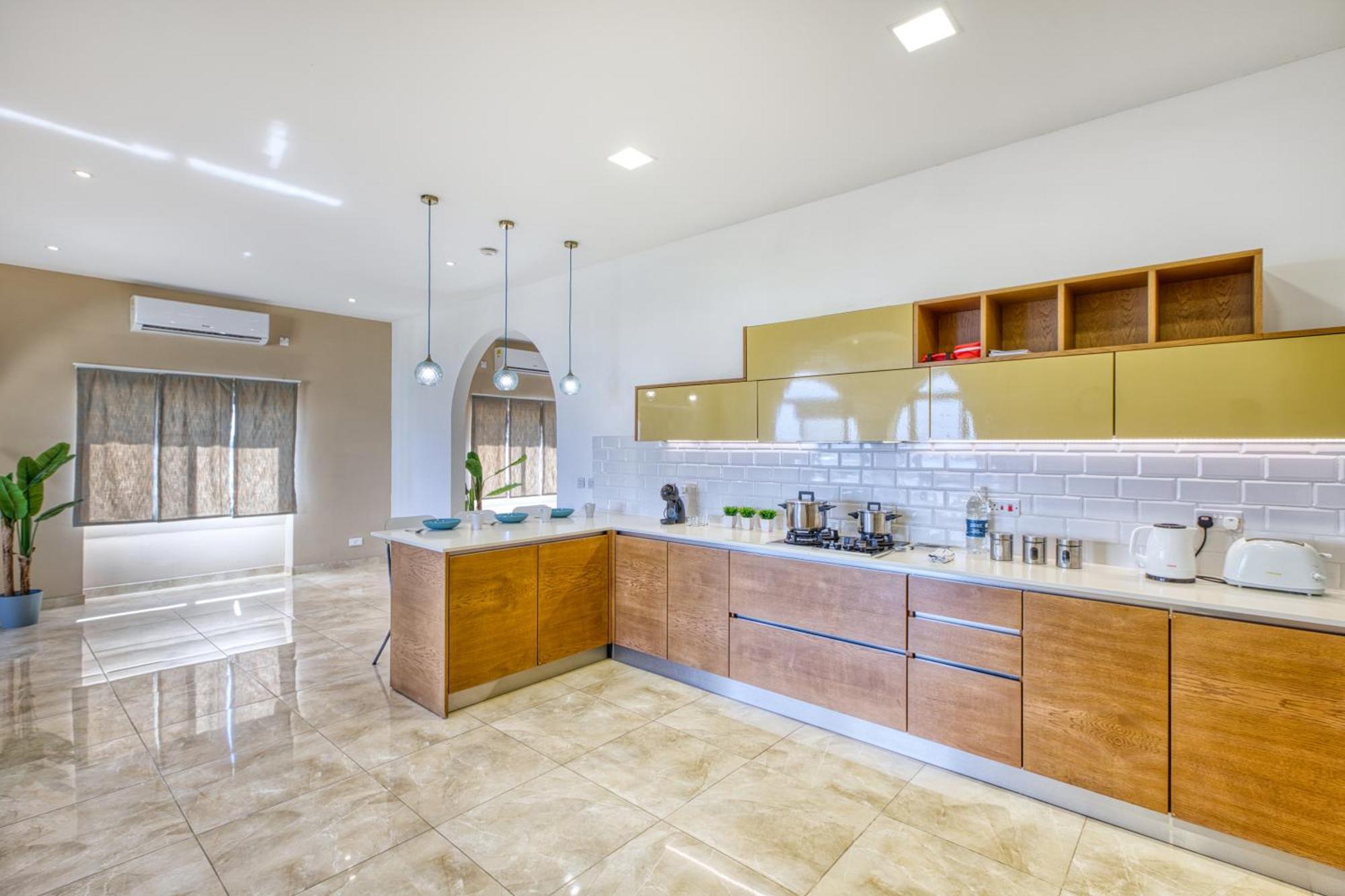 Spacious, Bright, Valley & Sea View Maisonette