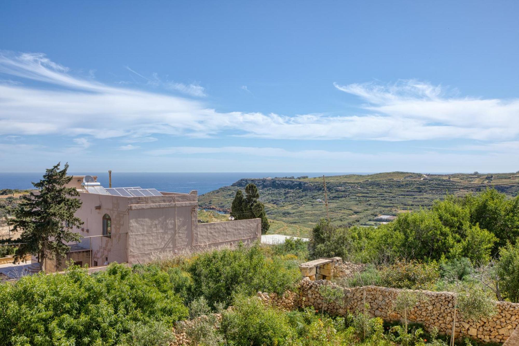 Spacious, Bright, Valley & Sea View Maisonette شقة Xagħra
